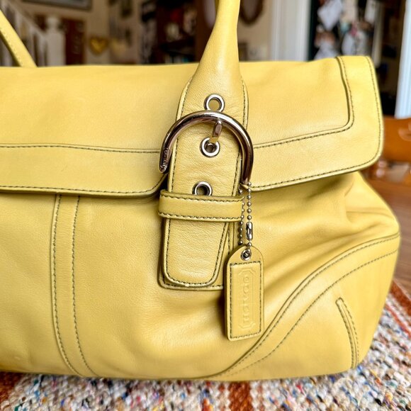 Vintage Style Lime Green / Chartreuse Leather Coach Shoulder Bag - Picture 2 of 8